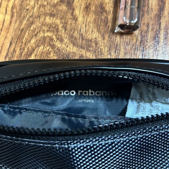 - Paco Rabanne Invictus Travel
Set(New) - Picture 4 of 8